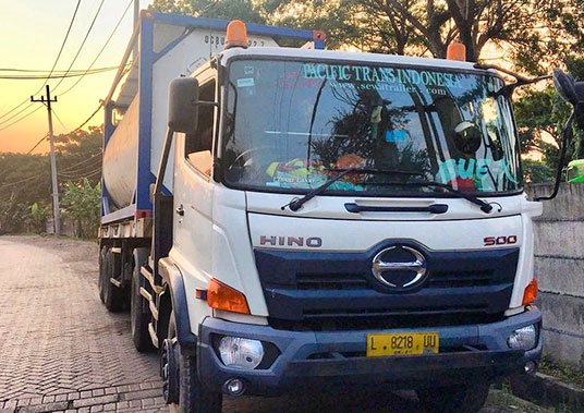 sewa iso tank truk Surabaya